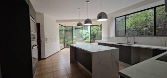 Se alquila casa en San Rafael Escazú 27-472