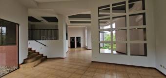 Se alquila casa en San Rafael Escazú 27-472