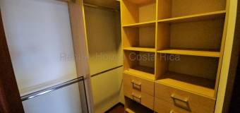 Se alquila casa en San Rafael Escazú 27-472