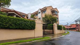 Venta de Propiedad en Montes de Oca-San Pedro. RAH 27-497