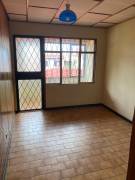  AMPLIA CASA EN ALQUILER EN SABANA SUR