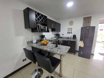 Se alquila apartamento en Ulloa Heredia 27-518