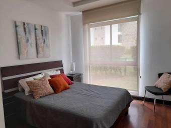 Se vende apartamento en Santa Ana San José 27-521