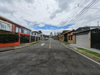 Se vende casa en Granadilla Curridabat 27-470