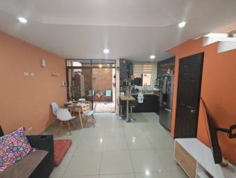 Se vende casa en Granadilla Curridabat 27-470