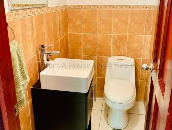 Se vende casa en Brasil Santa Ana 27-467