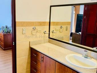 Se vende casa en Brasil Santa Ana 27-467