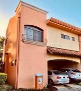 Se vende casa en Brasil Santa Ana 27-467