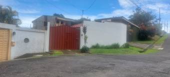 Se vende linda casa rodeada de naturaleza San Ramón de Tres Ríos