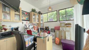 Se vende casa en San Rafael Escazú 27-527