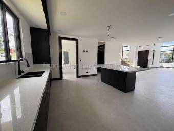 Se vende casa en Ulloa Heredia 26-1451