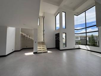 Se vende casa en Ulloa Heredia 26-1451