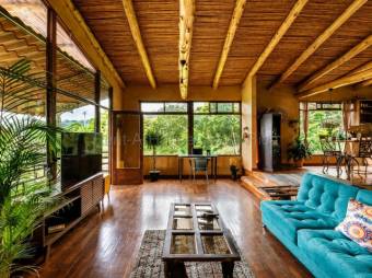 Venta de Casa en San Antonio de Escazú. RAH 27-508 USO MIXTO