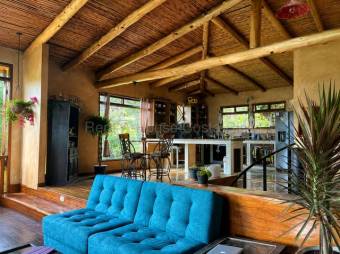Venta de Casa en San Antonio de Escazú. RAH 27-508 USO MIXTO