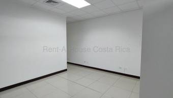 Alquiler de Oficina en Torre Comercial de Plaza Murano-Santa Ana. RAH 26-1975 PISO 2 NEGOCIABLE