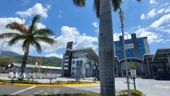 Alquiler de Oficina en Torre Comercial de Plaza Murano-Santa Ana. RAH 26-1975 PISO 2 NEGOCIABLE