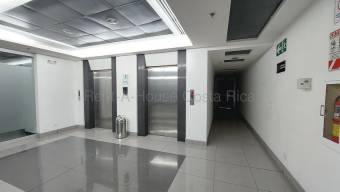 Alquiler de Oficina en Torre Comercial de Plaza Murano-Santa Ana. RAH 26-1975 PISO 2 NEGOCIABLE
