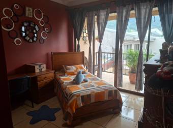 Se vende amplia y bonita casa en Tres Ríos Se vende amplia y bonita casa en Tres Ríos