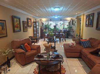 Se vende amplia y bonita casa en Tres Ríos Se vende amplia y bonita casa en Tres Ríos