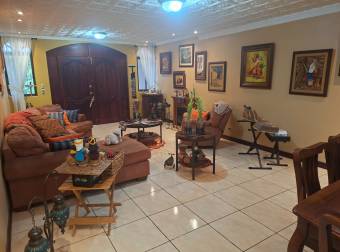 Se vende amplia y bonita casa en Tres Ríos Se vende amplia y bonita casa en Tres Ríos