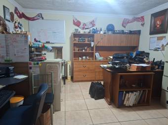 Se vende amplia y bonita casa en Tres Ríos Se vende amplia y bonita casa en Tres Ríos