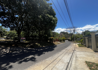 Flat land of 3,066 m2 with high density land use in La Guacima de Alajuela.