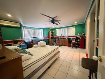 Venta de espectacular casa esquinera con potencial de inversión en San José #27-145 GS