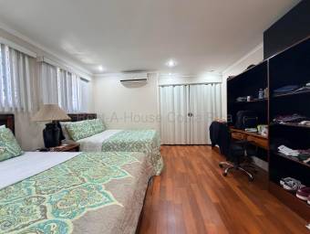 Venta de espectacular casa esquinera con potencial de inversión en San José #27-145 GS