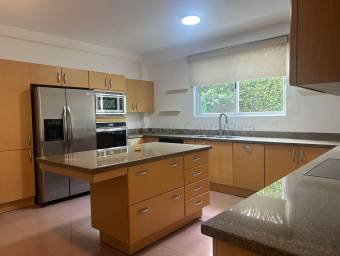 Venta de imponente casa de lujo en Lindora, Santa Ana #26-1558 GS
