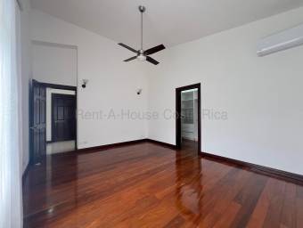 Venta de imponente casa de lujo en Lindora, Santa Ana #26-1558 GS