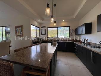 Venta de casa contemporánea con estudio musical en Santa Ana, Piedades #26-1487 GS