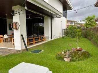Venta de espectacular casa en exclusivo condominio de Alajuela #26-1879 GS
