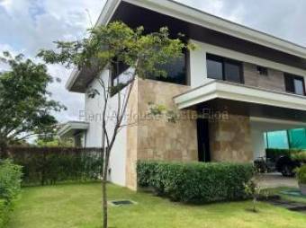 Venta de espectacular casa en exclusivo condominio de Alajuela #26-1879 GS