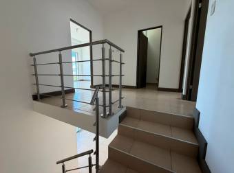 VENTA DE CASA EN SAN PABLO DE HEREDIA, 3 PISOS CON VISTA