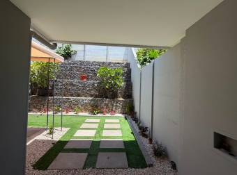 VENTA DE CASA EN SAN PABLO DE HEREDIA, 3 PISOS CON VISTA