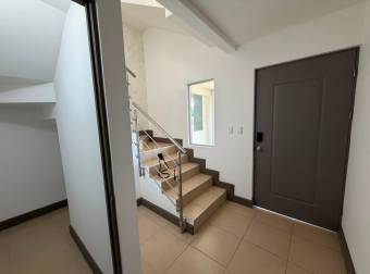 VENTA DE CASA EN SAN PABLO DE HEREDIA, 3 PISOS CON VISTA