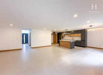 Se Vende Casa para Estrenar en Condominio Distrito San Juan, Frente al Anglo American Scho