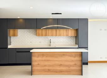 Se Vende Casa para Estrenar en Condominio Distrito San Juan, Frente al Anglo American Scho