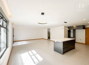 Se Vende Casa para Estrenar en Condominio Distrito San Juan, Frente al Anglo American Scho