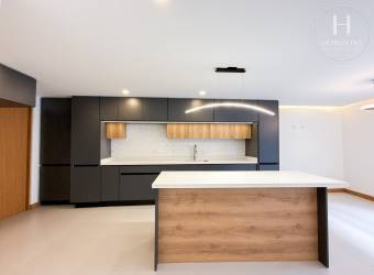 Se Vende Casa para Estrenar en Condominio Distrito San Juan, Frente al Anglo American Scho