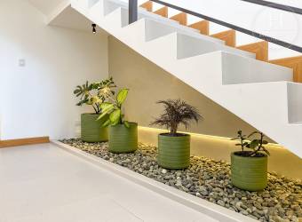 Se Vende Casa para Estrenar en Condominio Distrito San Juan, Frente al Anglo American Scho