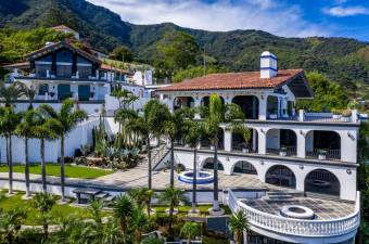 Venta de espectacular mansión en las montañas de Escazú  2 residencias en una sola propiedad #26-71