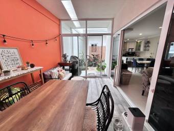 Venta de casa en exclusivo condominio en Santa Ana #25-1400 GS