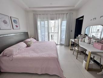 Venta de casa en exclusivo condominio en Santa Ana #25-1400 GS
