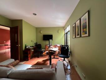 Venta de hermosa casa rodeada de jardines #26-1295 GS Venta de hermosa casa rodeada de jardines #26-1295 GS
