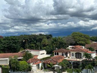 Venta de moderno loft de tres niveles con espectacular vista #26-728 GS