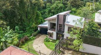 Se Vende Casa Moderna en Calle Los Pastores, El Castillo, San Rafael 3 Habitaciones y Ofic