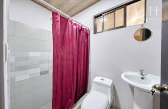 Se Vende Casa Moderna en Calle Los Pastores, El Castillo, San Rafael 3 Habitaciones y Ofic