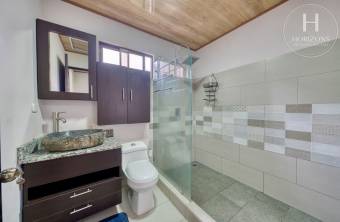 Se Vende Casa Moderna en Calle Los Pastores, El Castillo, San Rafael 3 Habitaciones y Ofic