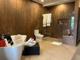 Venta de Casa en Heredia. RAH 25-627